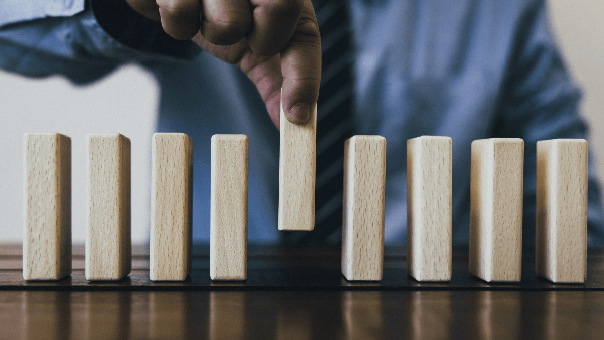 Variabel Intervening: Pengertian, Jenis, dan Tujuannya Variabel Intervening: Pengertian, Jenis, dan Tujuannya