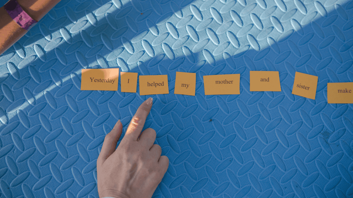 Kalimat Simpleks: Pengertian, Ciri, dan Contohnya