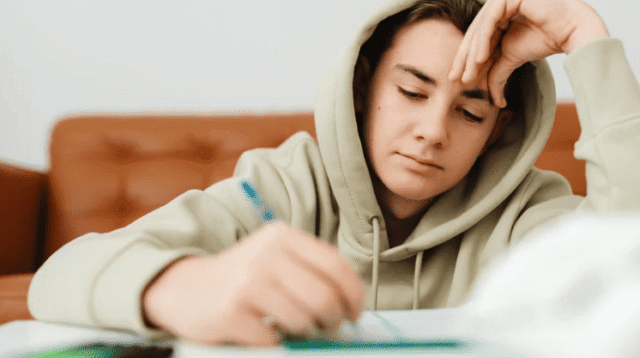 quarter life crisis mahasiswa